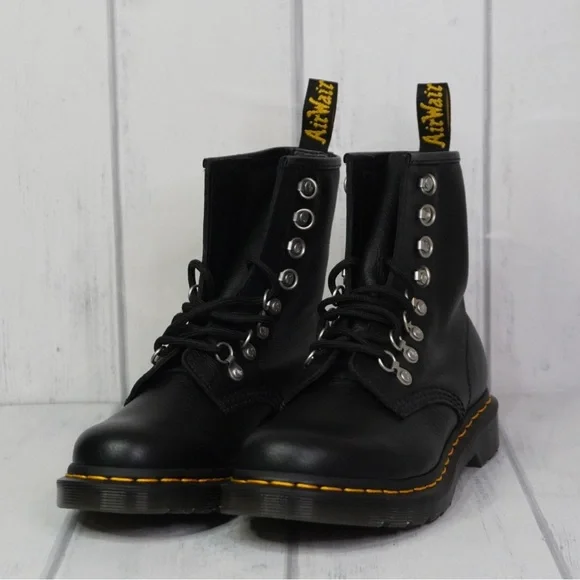DR.Martens 1460 Virginia Leather Laced Boots Women's size 6 NEW - Picture 1 of 9